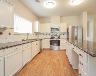 553 Small Cedar Drive - Photo Thumbnail 5