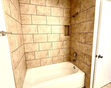 2100 Forest Knoll Drive Ne - Photo Thumbnail 15