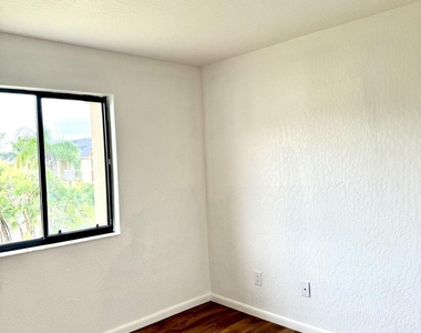 2100 Forest Knoll Drive Ne - Photo Thumbnail 12