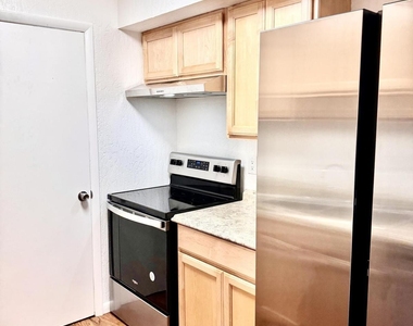 2100 Forest Knoll Drive Ne - Photo Thumbnail 9