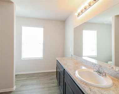 2401 Flathead Drive - Photo Thumbnail 5