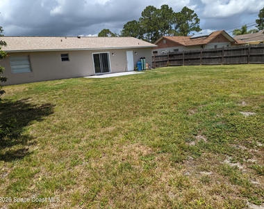 461 Ellington Avenue Se - Photo Thumbnail 10