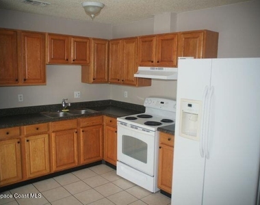 461 Ellington Avenue Se - Photo Thumbnail 1