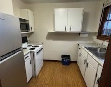 11 Parkway Street - Photo Thumbnail 3