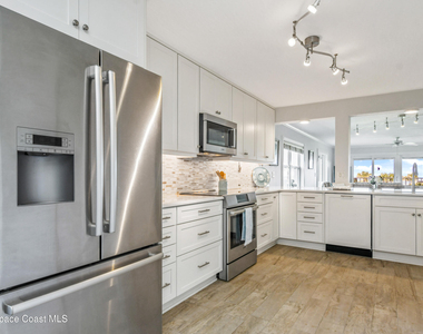 8700 Ridgewood Avenue - Photo Thumbnail 5