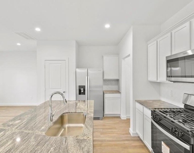 3014 La Latina Drive - Photo Thumbnail 3