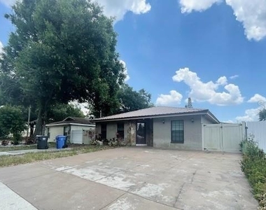 3804 W Hamilton Avenue - Photo Thumbnail 5