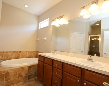622 Breezeway Court - Photo Thumbnail 11