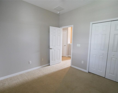 622 Breezeway Court - Photo Thumbnail 20