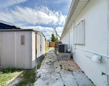 10 158th Avenue - Photo Thumbnail 20