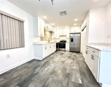 10 158th Avenue - Photo Thumbnail 6