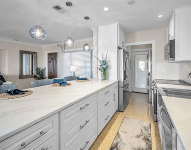52 N Pine Circle - Photo Thumbnail 13