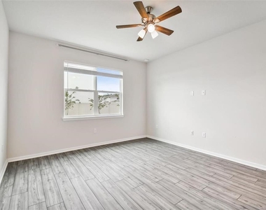 13144 Peachleaf Avenue - Photo Thumbnail 14