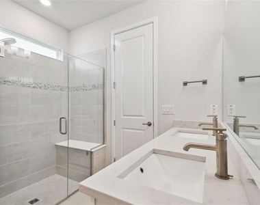 13144 Peachleaf Avenue - Photo Thumbnail 11
