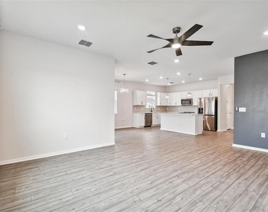 13144 Peachleaf Avenue - Photo Thumbnail 18