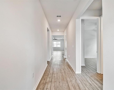 13144 Peachleaf Avenue - Photo Thumbnail 5