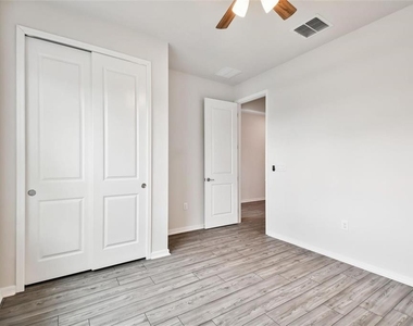 13144 Peachleaf Avenue - Photo Thumbnail 28