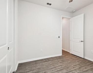 13144 Peachleaf Avenue - Photo Thumbnail 33