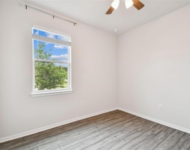 13144 Peachleaf Avenue - Photo Thumbnail 23