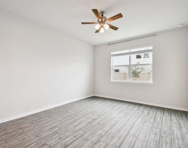 13144 Peachleaf Avenue - Photo Thumbnail 15