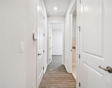 13144 Peachleaf Avenue - Photo Thumbnail 30