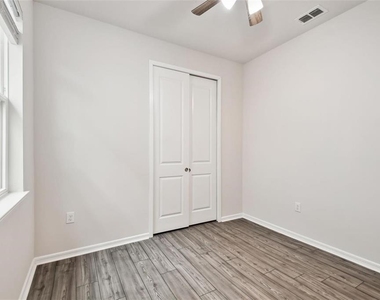 13144 Peachleaf Avenue - Photo Thumbnail 32