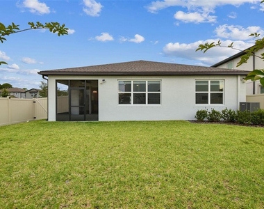 13144 Peachleaf Avenue - Photo Thumbnail 38