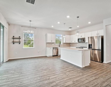 13144 Peachleaf Avenue - Photo Thumbnail 19