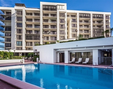 6 Belleview Boulevard - Photo Thumbnail 34
