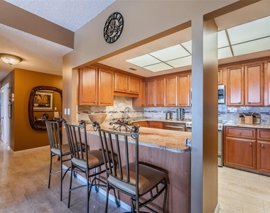 6 Belleview Boulevard - Photo Thumbnail 10