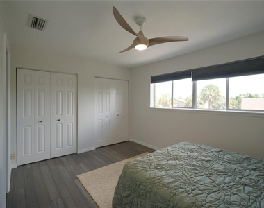 6325 Newtown Circle - Photo Thumbnail 17