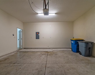 528 Jasmine Way - Photo Thumbnail 4