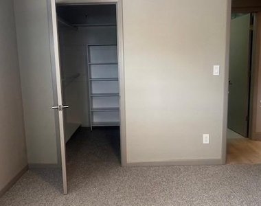 3717 46th Avenue S - Photo Thumbnail 12