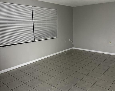 5509 Riddle Road - Photo Thumbnail 12
