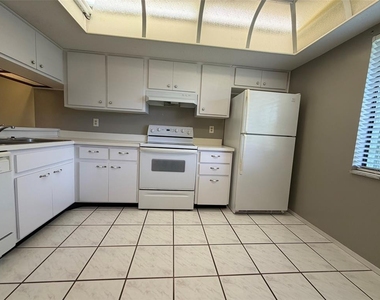 109 Nancy Drive - Photo Thumbnail 3