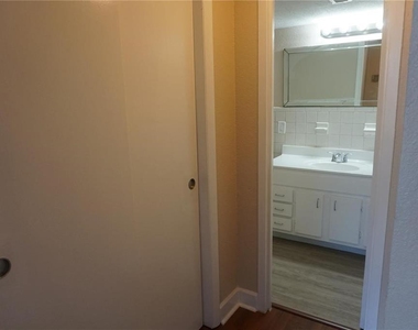 470 3rd Street S - Photo Thumbnail 12