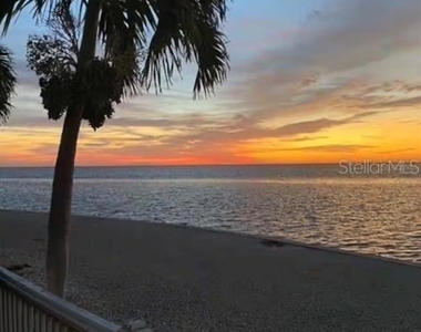 5280 Coquina Key Drive Se - Photo Thumbnail 2