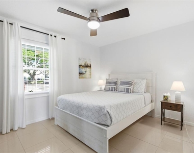 5280 Coquina Key Drive Se - Photo Thumbnail 23