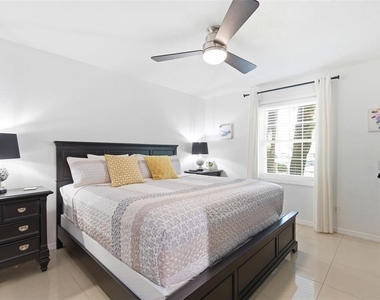 5280 Coquina Key Drive Se - Photo Thumbnail 19