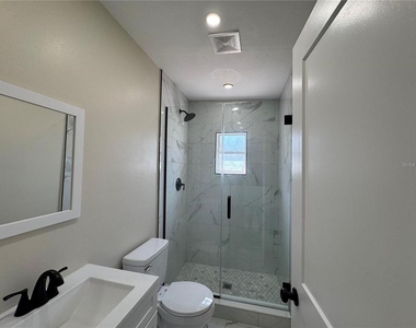 7039 Lenox Drive - Photo Thumbnail 13
