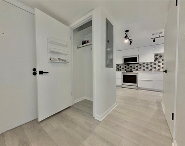 3707 Pine Cone Circle - Photo Thumbnail 3