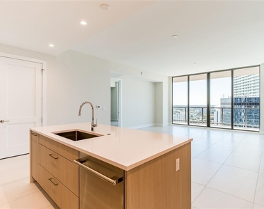 275 1st Avenue South - Photo Thumbnail 7