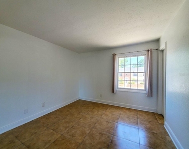 13832 Orange Sunset Drive - Photo Thumbnail 16