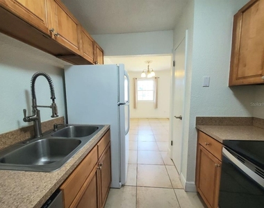 13832 Orange Sunset Drive - Photo Thumbnail 13