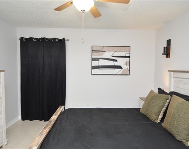 10200 Gandy Boulevard N - Photo Thumbnail 30