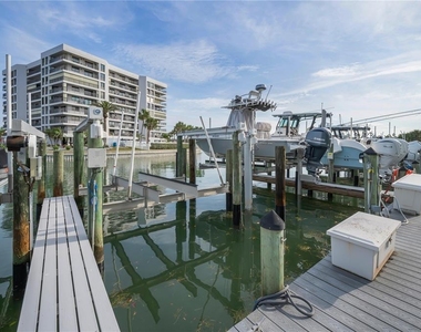 1600 Gulf Boulevard - Photo Thumbnail 10