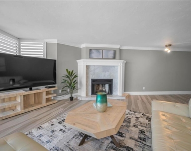1600 Gulf Boulevard - Photo Thumbnail 18