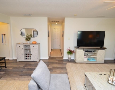 121 Seahorse Drive Se - Photo Thumbnail 20