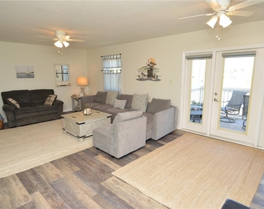 121 Seahorse Drive Se - Photo Thumbnail 16