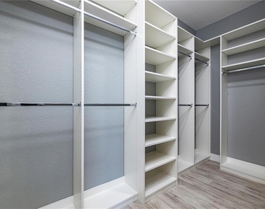 4205 W Arch Street - Photo Thumbnail 13